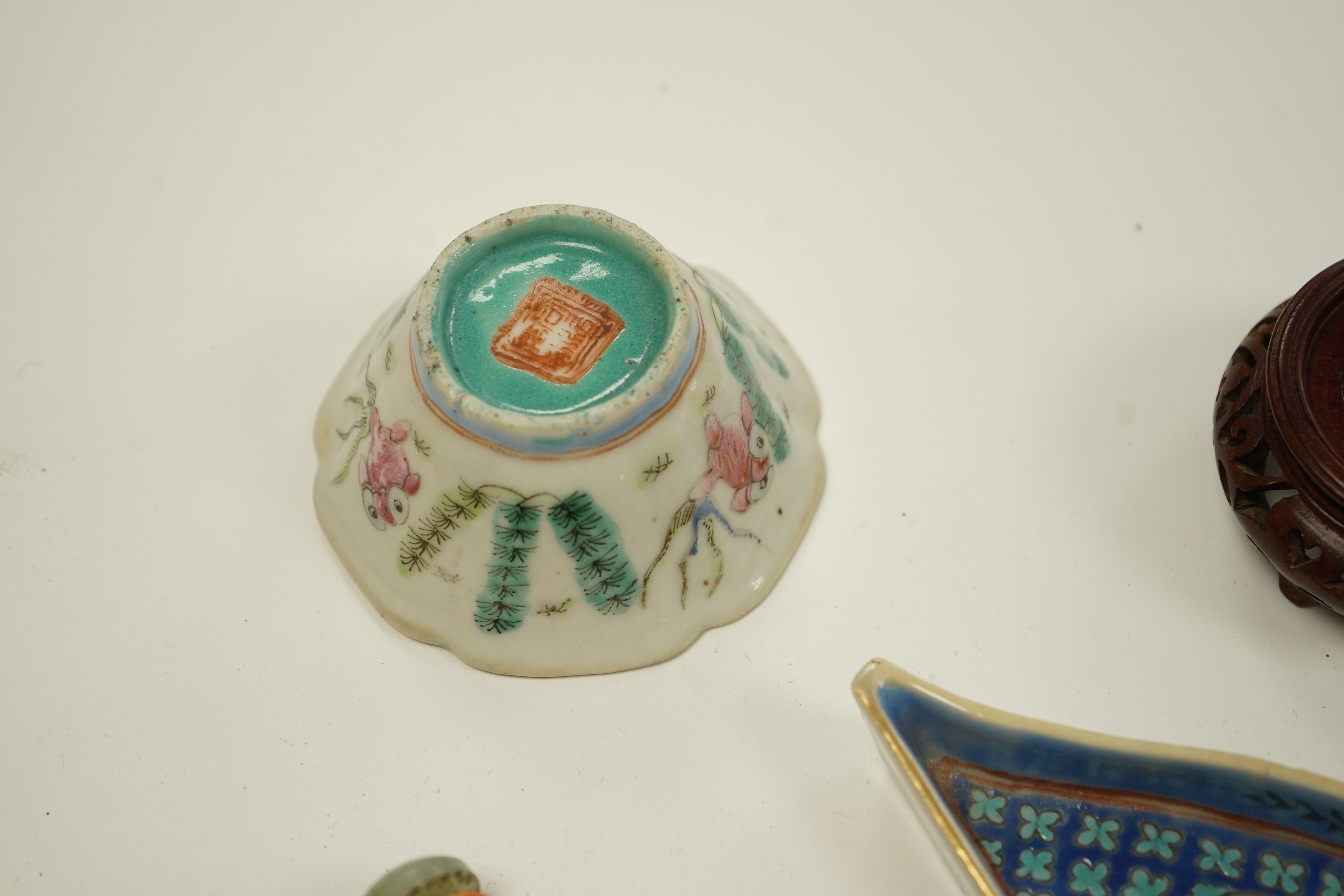 A Chinese famille rose cup, snuff bottle and triangular dish-17cms wide (3)